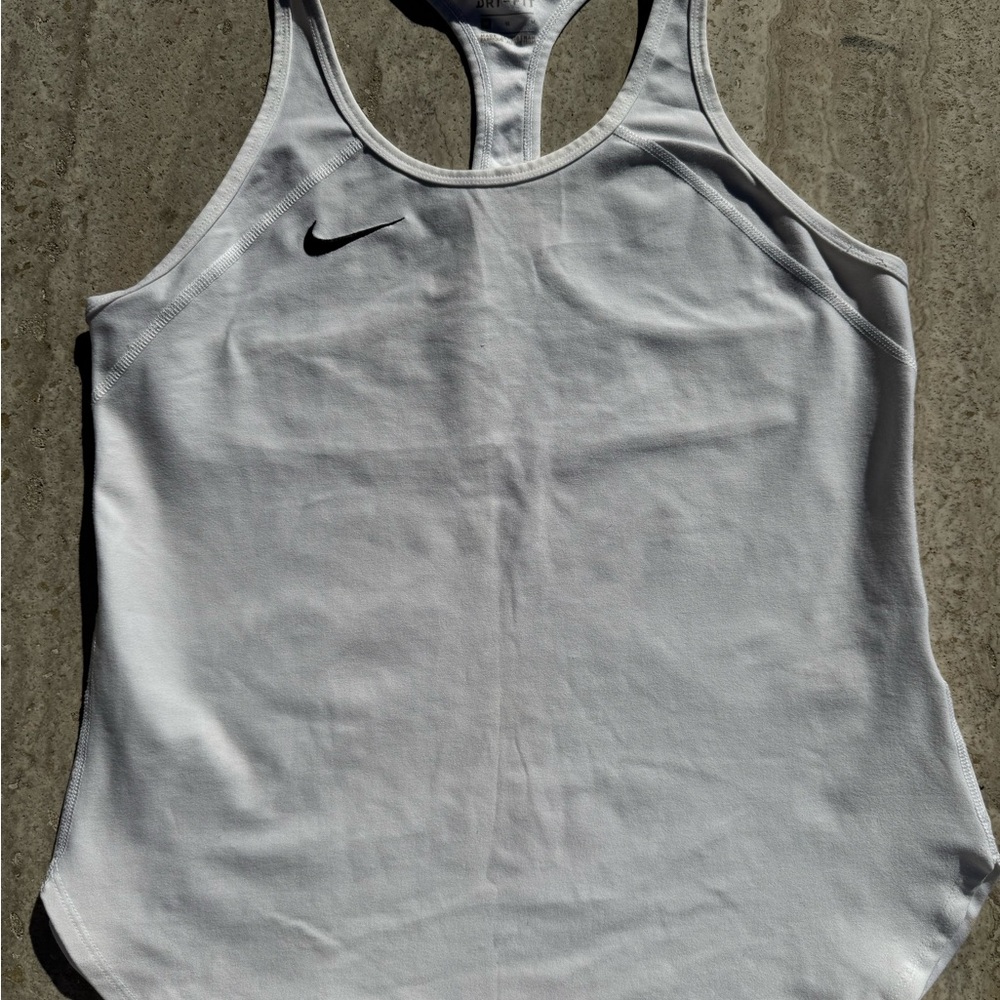 Nike Women's Light Gray Tank Top🎧